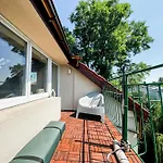 Modern 4bd, 2 Balcony, Family & Work Haven! Near Park & Bus Stop
