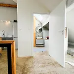 Modern 4bd, 2 Balcony, Family & Work Haven! Near Park & Bus Stop * ヴロツワフ