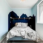 アパート Modern 4bd, 2 Balcony, Family & Work Haven! Near Park & Bus Stop *