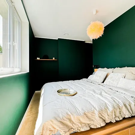 公寓 Modern 4bd, 2 Balcony, Family & Work Haven! Near Park & Bus Stop *