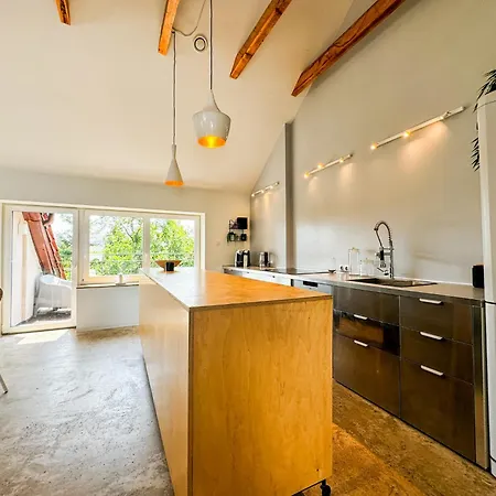 Modern 4bd, 2 Balcony, Family & Work Haven! Near Park & Bus Stop 公寓 弗罗茨瓦夫