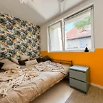 Modern 4bd, 2 Balcony, Family & Work Haven! Near Park & Bus Stop Lejlighed Wrocław