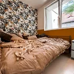 Modern 4bd, 2 Balcony, Family & Work Haven! Near Park & Bus Stop * Wrocław