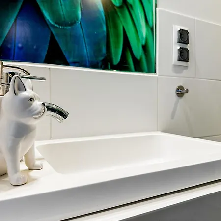 Modern 4bd, 2 Balcony, Family & Work Haven! Near Park & Bus Stop * Wrocław