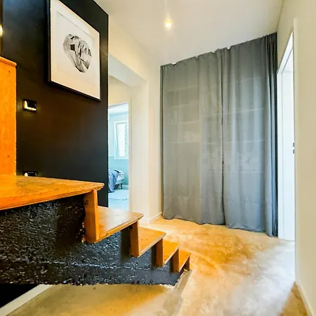 Modern 4bd, 2 Balcony, Family & Work Haven! Near Park & Bus Stop * Breslavia
