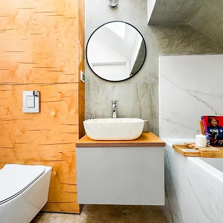 Appartement Modern 4bd, 2 Balcony, Family & Work Haven! Near Park & Bus Stop