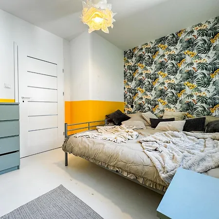 Modern 4bd, 2 Balcony, Family & Work Haven! Near Park & Bus Stop Apartamento Breslavia