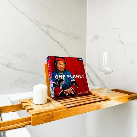 Modern 4bd, 2 Balcony, Family & Work Haven! Near Park & Bus Stop *