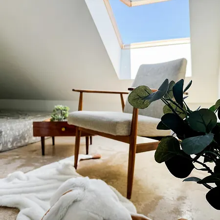 Modern 4bd, 2 Balcony, Family & Work Haven! Near Park & Bus Stop Appartement Wrocław