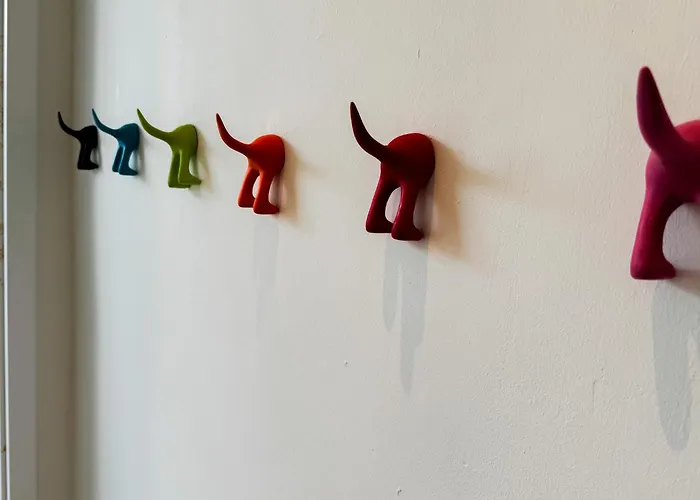 Modern 4bd, 2 Balcony, Family & Work Haven! Near Park & Bus Stop Breslavia