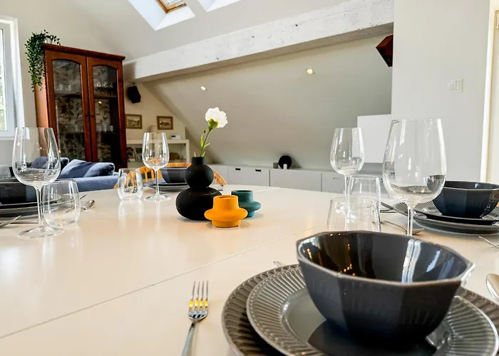 Modern 4bd, 2 Balcony, Family & Work Haven! Near Park & Bus Stop Apartament Wrocław