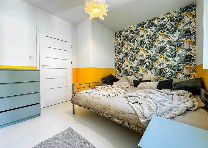 Modern 4bd, 2 Balcony, Family & Work Haven! Near Park & Bus Stop Apartament Wrocław