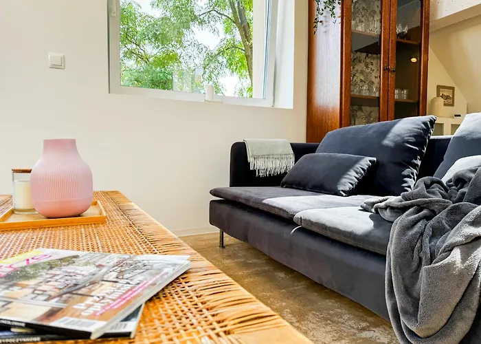 Apartamento Modern 4bd, 2 Balcony, Family & Work Haven! Near Park & Bus Stop Breslavia