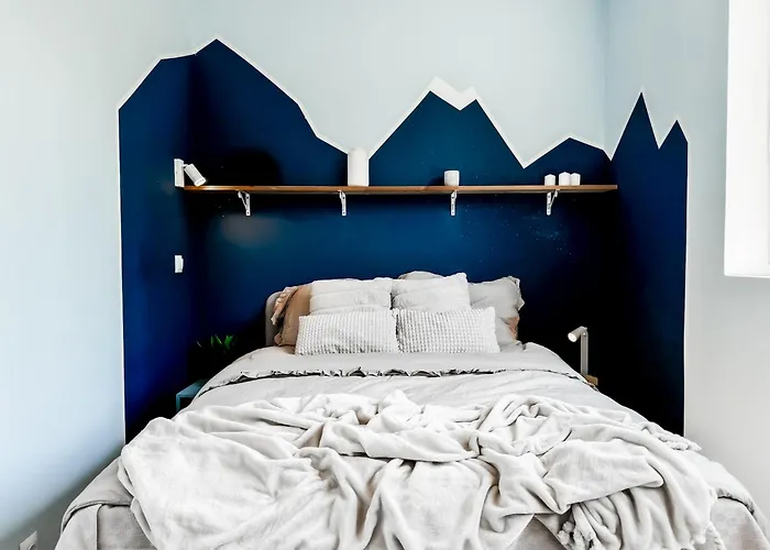 Modern 4bd, 2 Balcony, Family & Work Haven! Near Park & Bus Stop * Breslavia